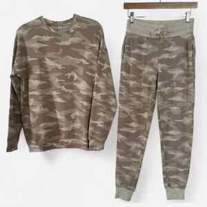 Athleta Camo Sweatshirt Jogger Set XS